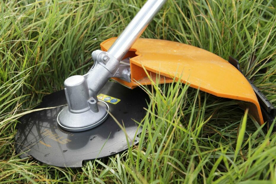 Stihl FS 55 : une petite débroussailleuse polyvalente - Motoculture.info
